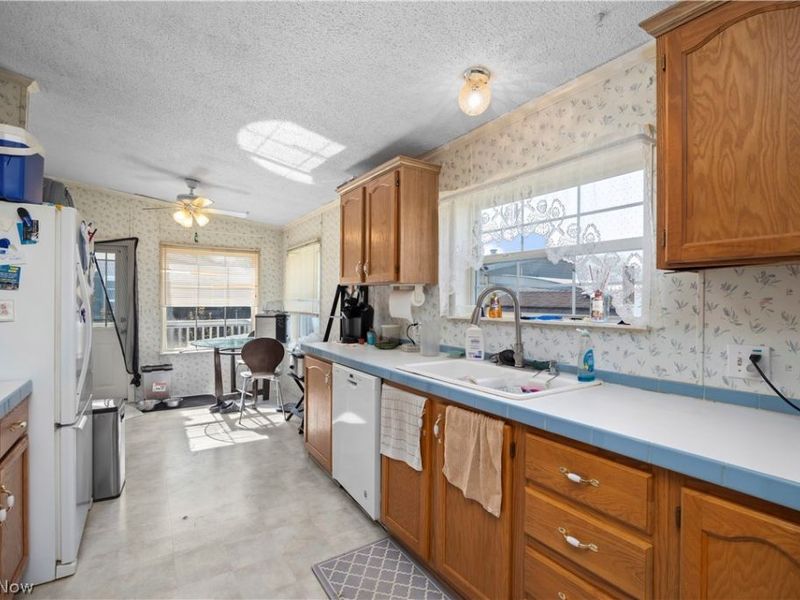 69 Mirage Avenue, Amherst, OH 44001 Photo 13