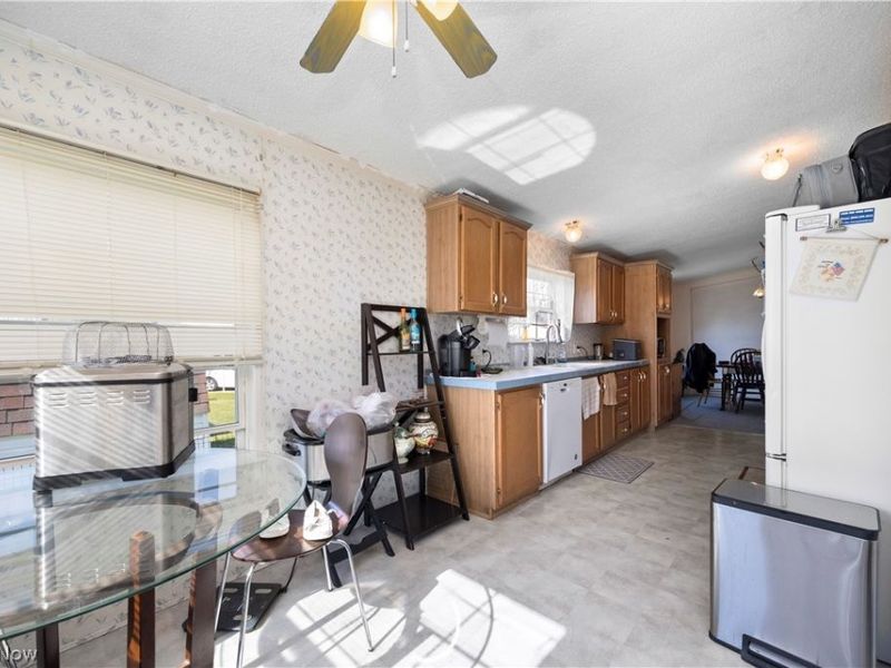 69 Mirage Avenue, Amherst, OH 44001 Photo 18