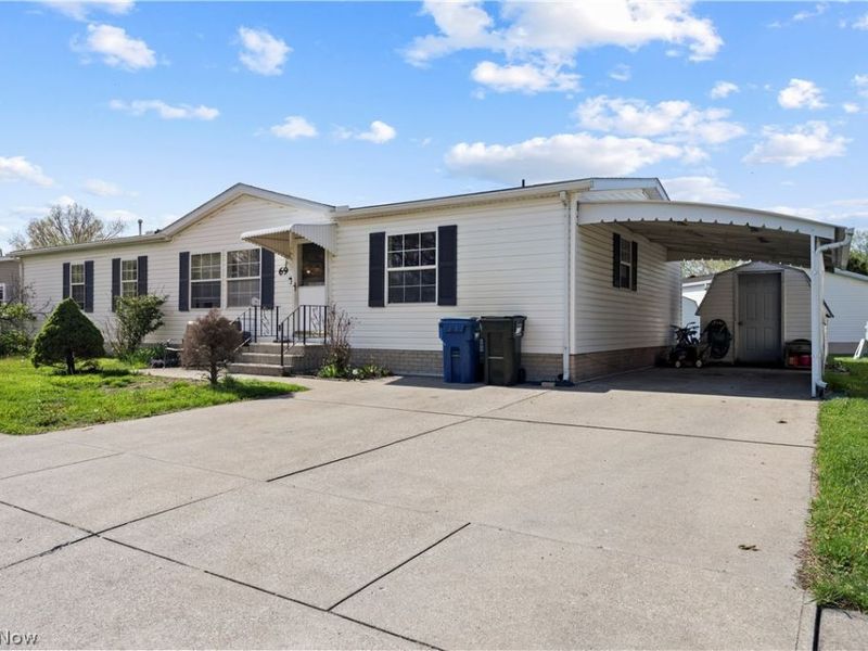 69 Mirage Avenue, Amherst, OH 44001 Photo 3