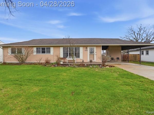 23426 Lynnhurst Street, Macomb Twp, MI 48042