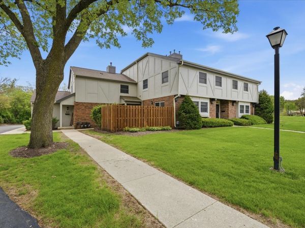 842 Bristol Drive, Unit 842, Barrington, IL 60010