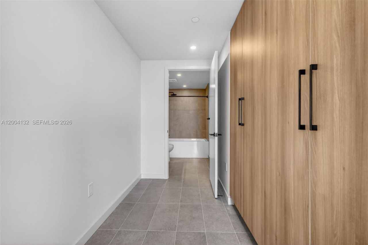 121 NE 5th Steet, Unit 3313, Miami, FL 33132 Photo