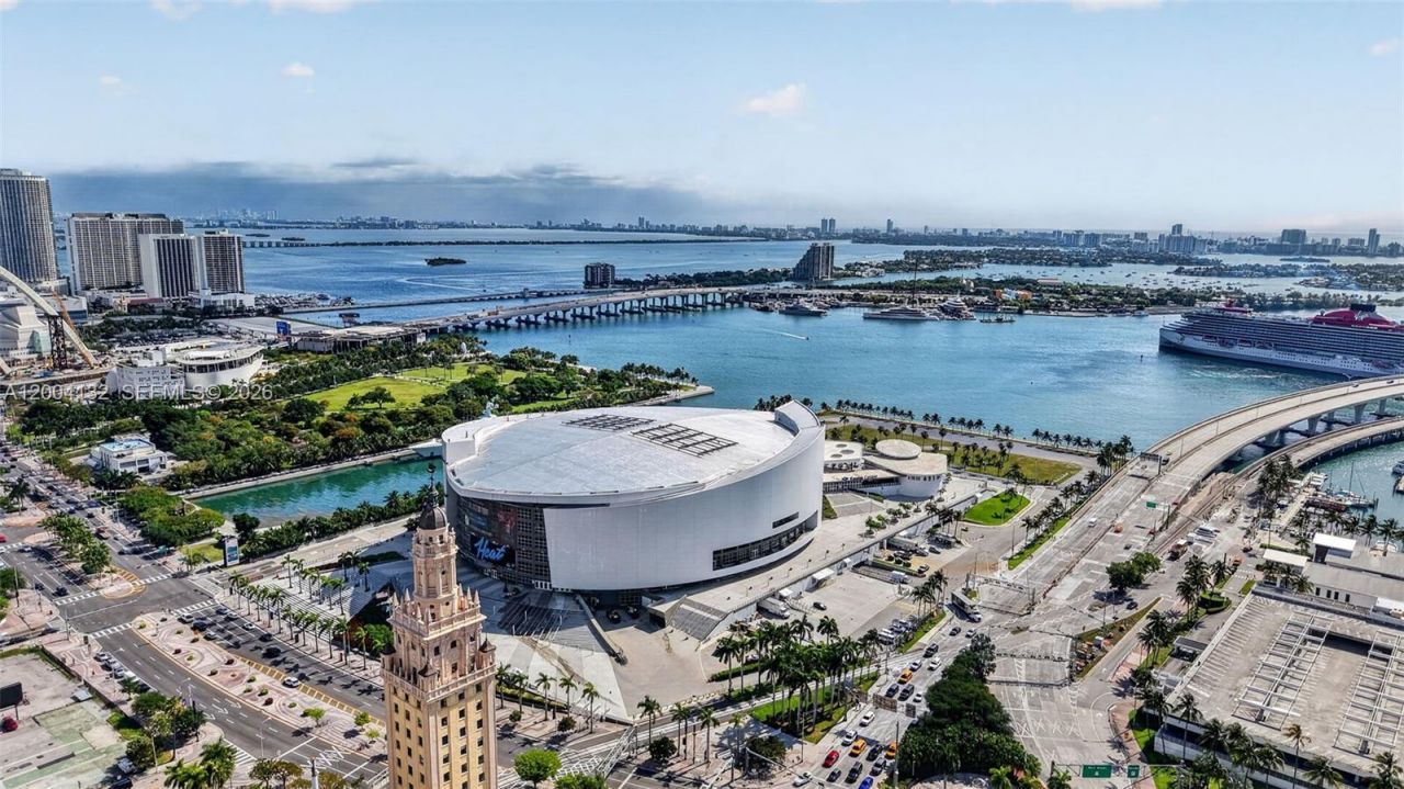 121 NE 5th Steet, Unit 3313, Miami, FL 33132 Photo