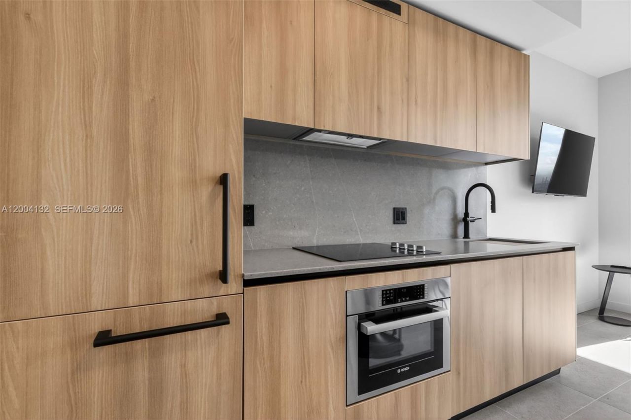 121 NE 5th Steet, Unit 3313, Miami, FL 33132 Photo