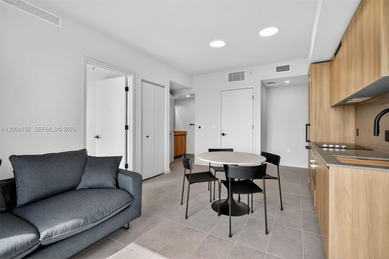 121 NE 5th Steet, Unit 3313, Miami, FL 33132 Photo