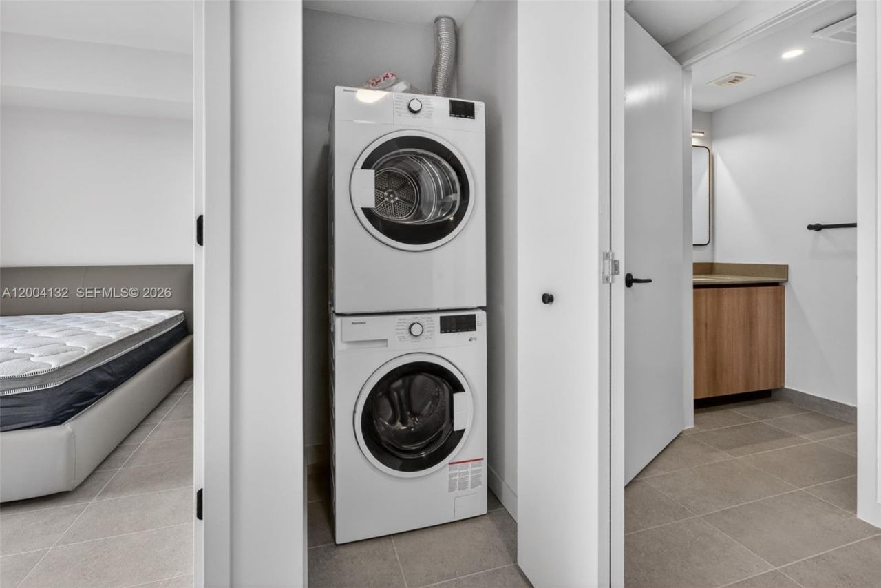 121 NE 5th Steet, Unit 3313, Miami, FL 33132 Photo