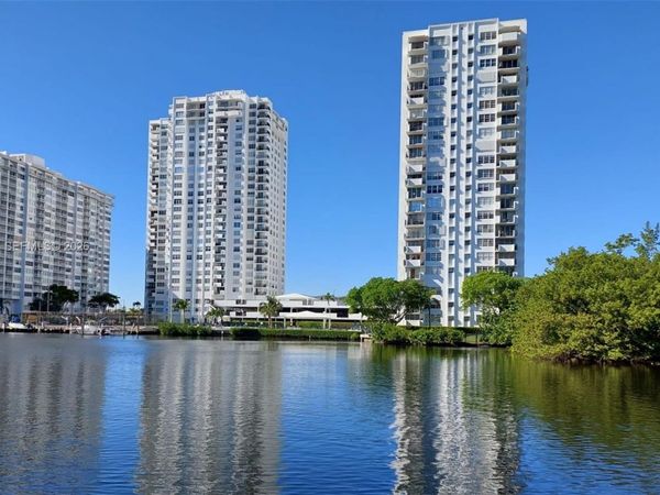2750 NE 183rd St, Unit 1405, Aventura, FL 33160