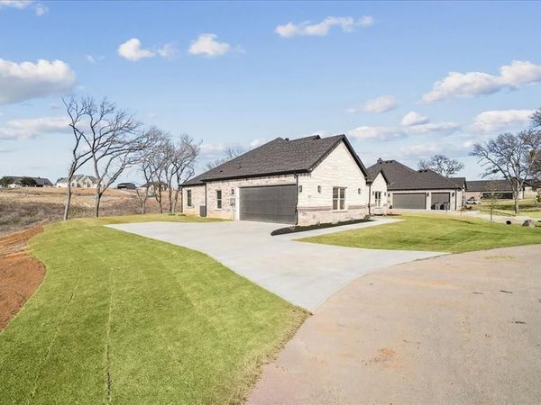 340 Slimp Bluff , Azle, TX 76020