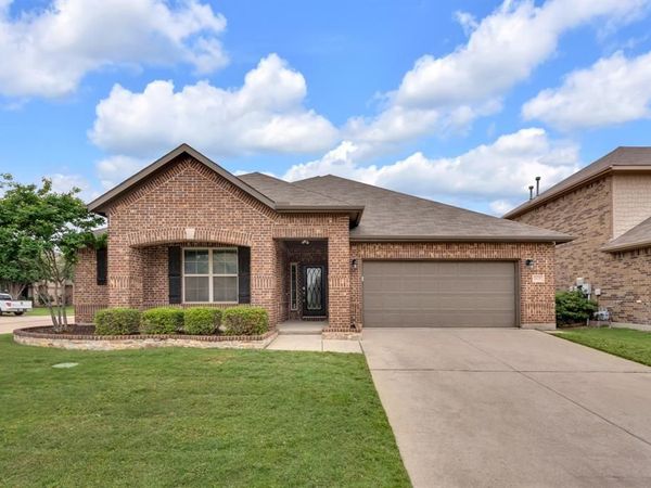1428 Mesa Crest Drive, Fort Worth, TX 76052