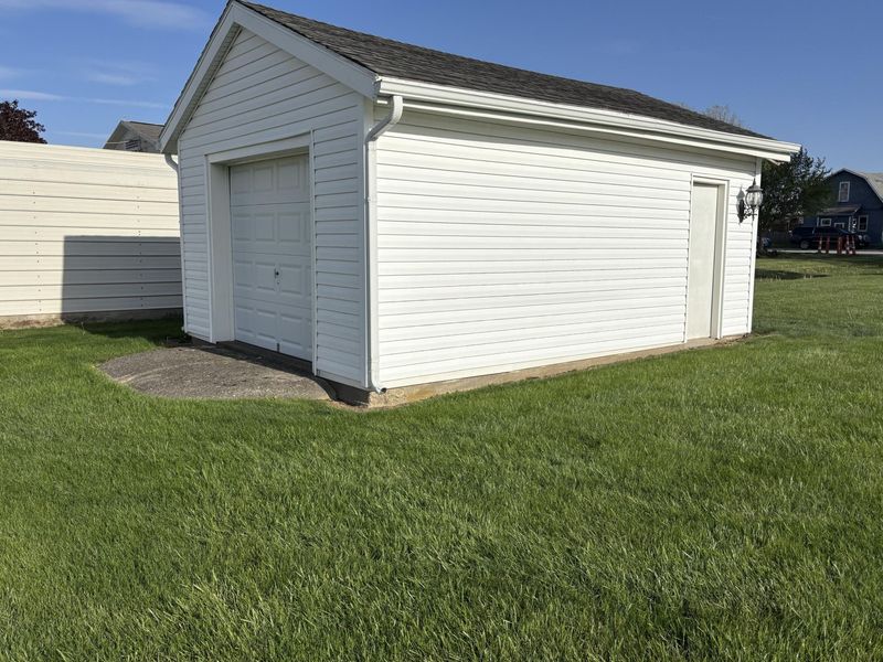 911 E Central Street, Union City, OH 45390 Photo 5