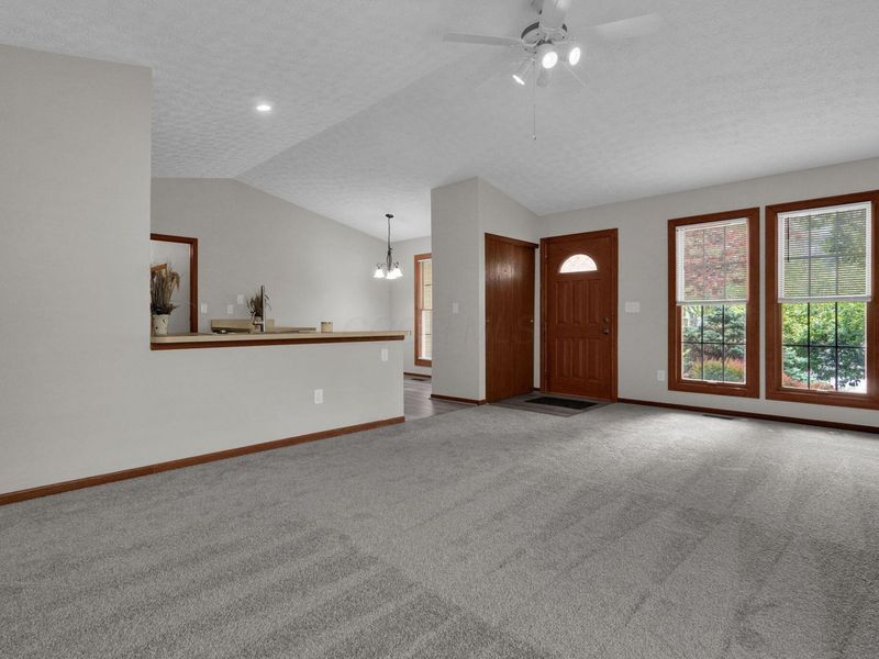 7784 Leaview Drive, Columbus, OH 43235 Photo 10