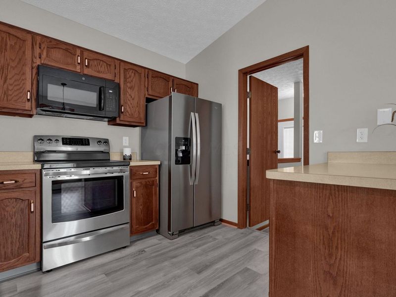 7784 Leaview Drive, Columbus, OH 43235 Photo 13