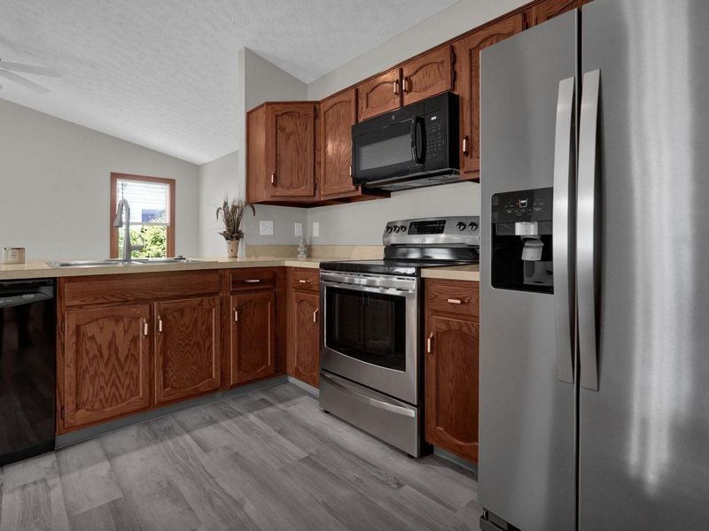 7784 Leaview Drive, Columbus, OH 43235 Photo 15