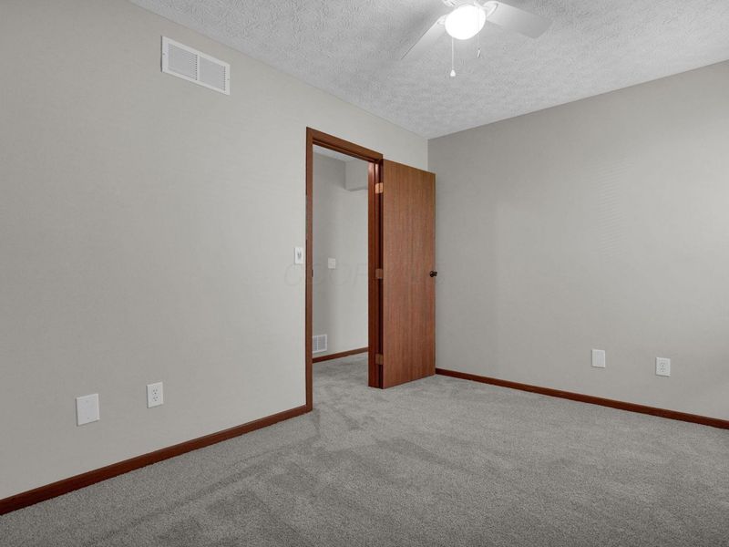 7784 Leaview Drive, Columbus, OH 43235 Photo 18