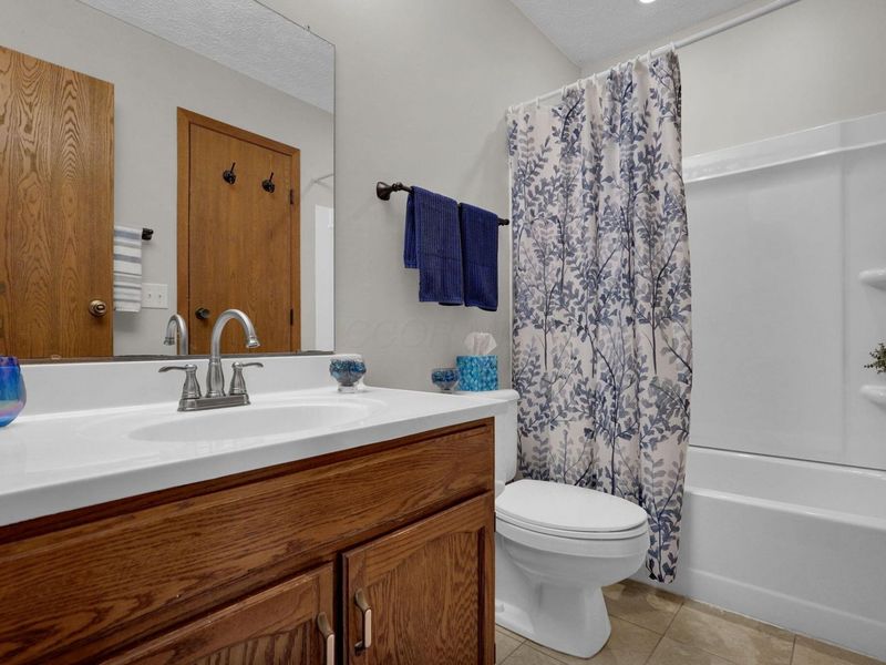 7784 Leaview Drive, Columbus, OH 43235 Photo 21