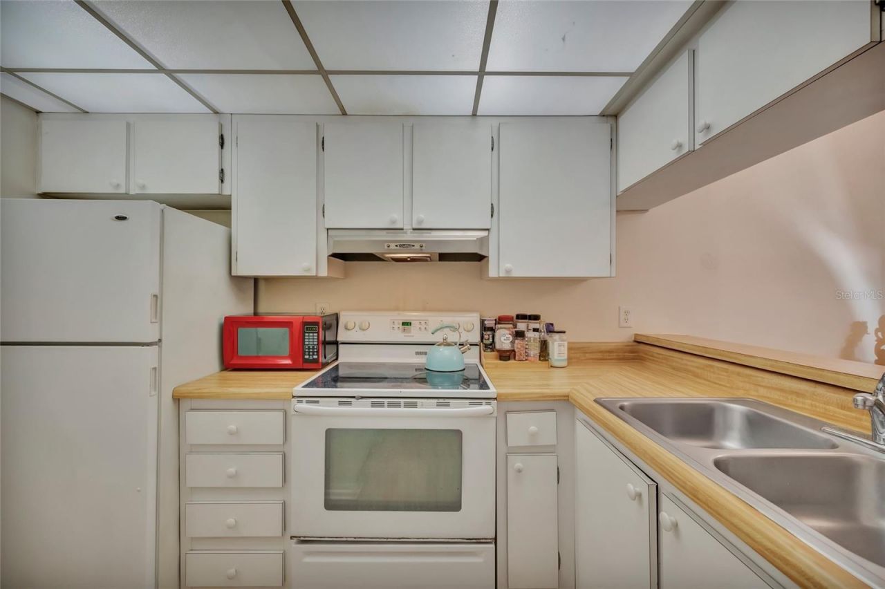 3221 Beneva Road, Unit 102, Sarasota, FL 34232 Photo