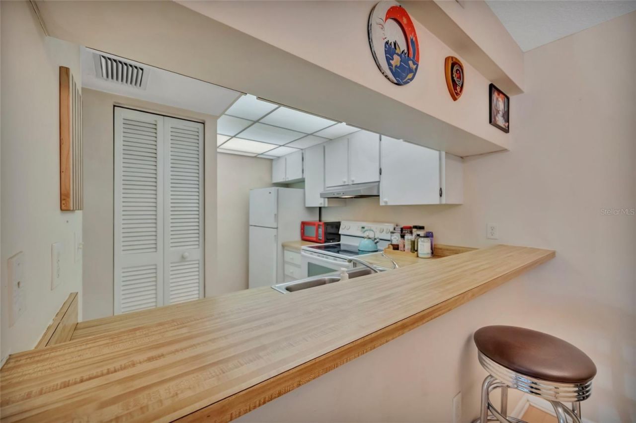 3221 Beneva Road, Unit 102, Sarasota, FL 34232 Photo