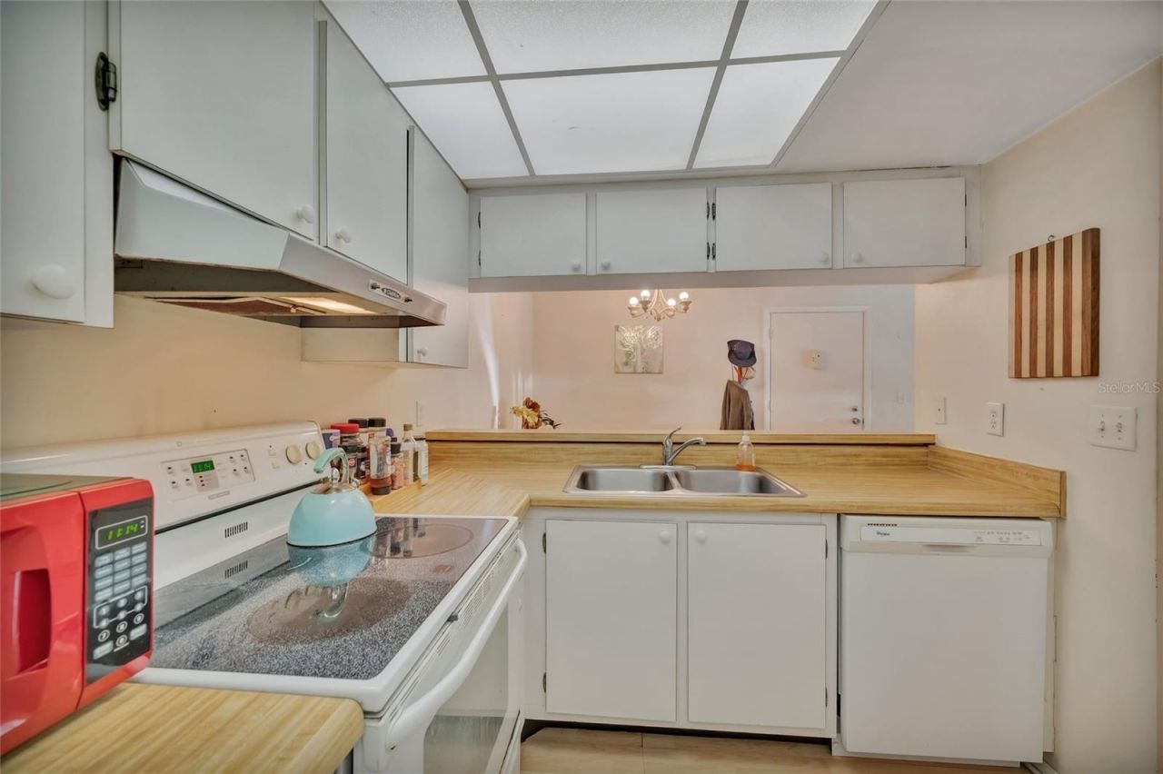 3221 Beneva Road, Unit 102, Sarasota, FL 34232 Photo