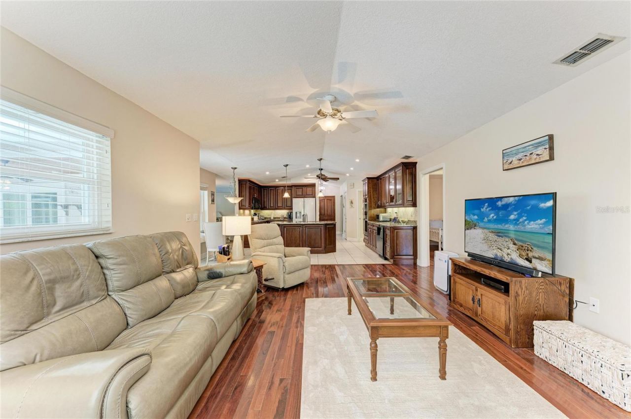 6109 26th Avenue E, Bradenton, FL 34208 Photo