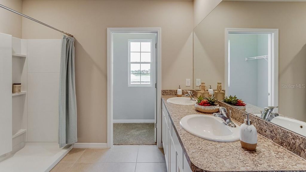 5810 Silver Moonlight Drive, Palmetto, FL 34221 Photo