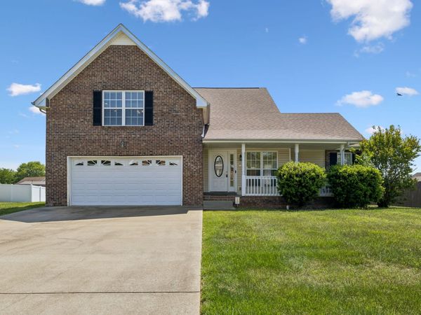 688 Fallbrook Ln , Clarksville, TN 37040