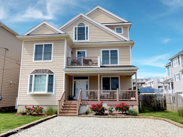 12 23rd Avenue, Seaside Park, NJ 08752
