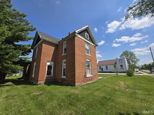 121 E North A Street, Gas City, IN 46933