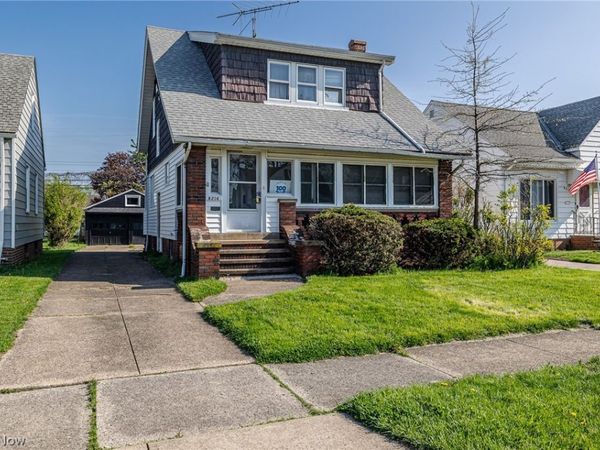 8214 Essen Avenue , Parma, OH 44129