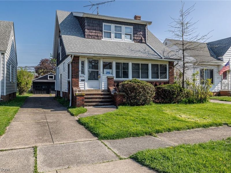 8214 Essen Avenue, Parma, OH 44129 Photo 1