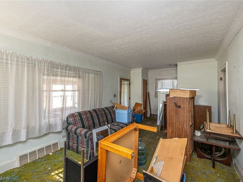 8214 Essen Avenue, Parma, OH 44129 Photo 11