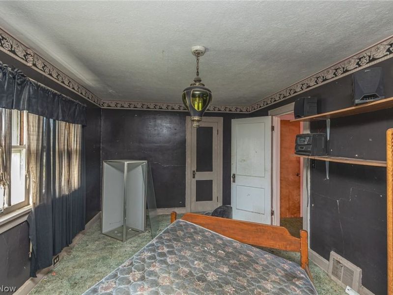 8214 Essen Avenue, Parma, OH 44129 Photo 16