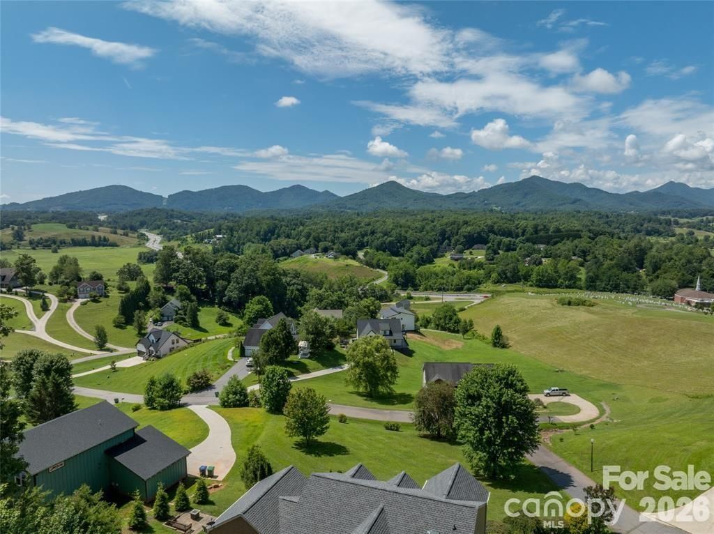 99999 Lawson Ridge Road, Leicester, NC 28748 Main Photo