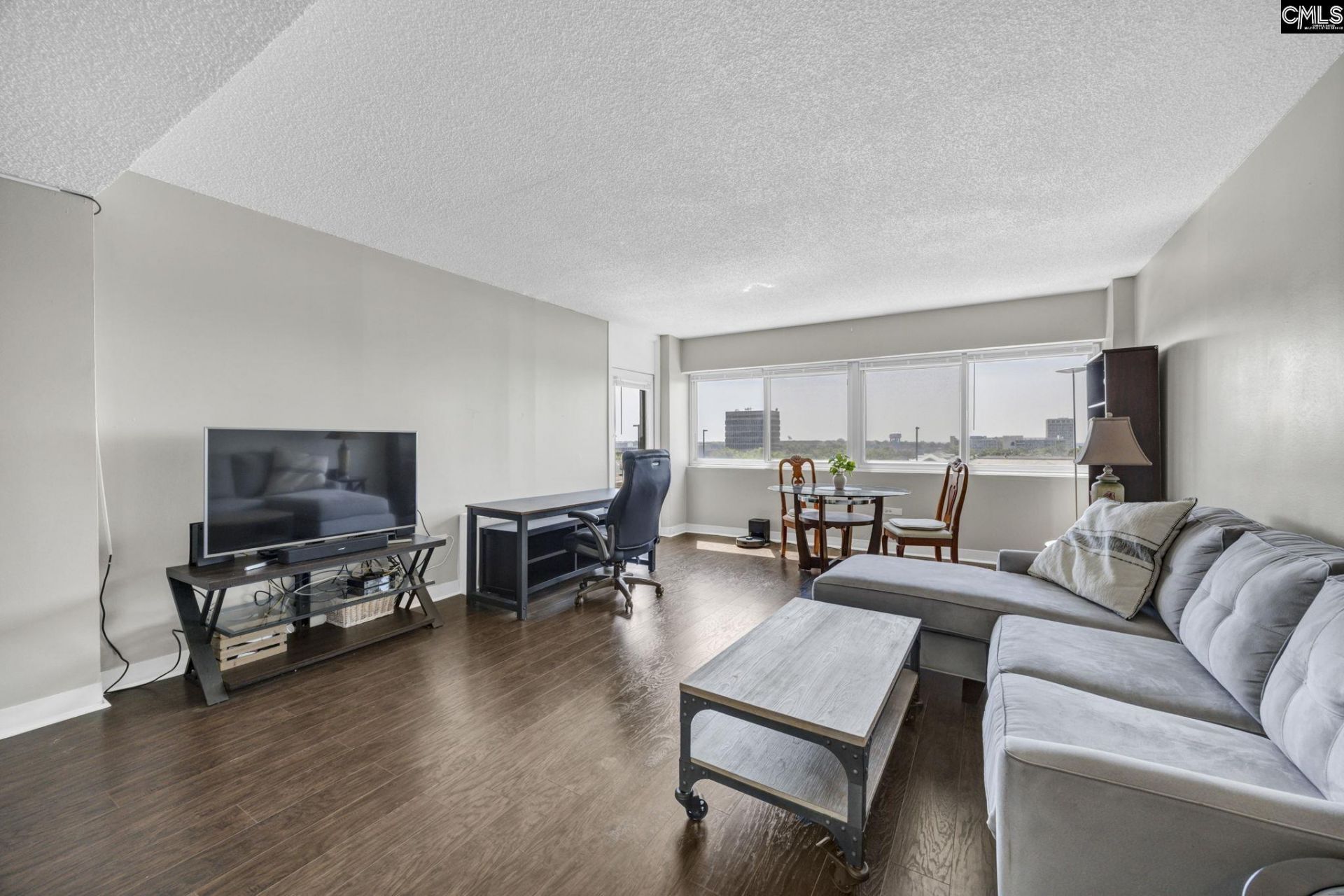 1520 Senate Street  Photo 9