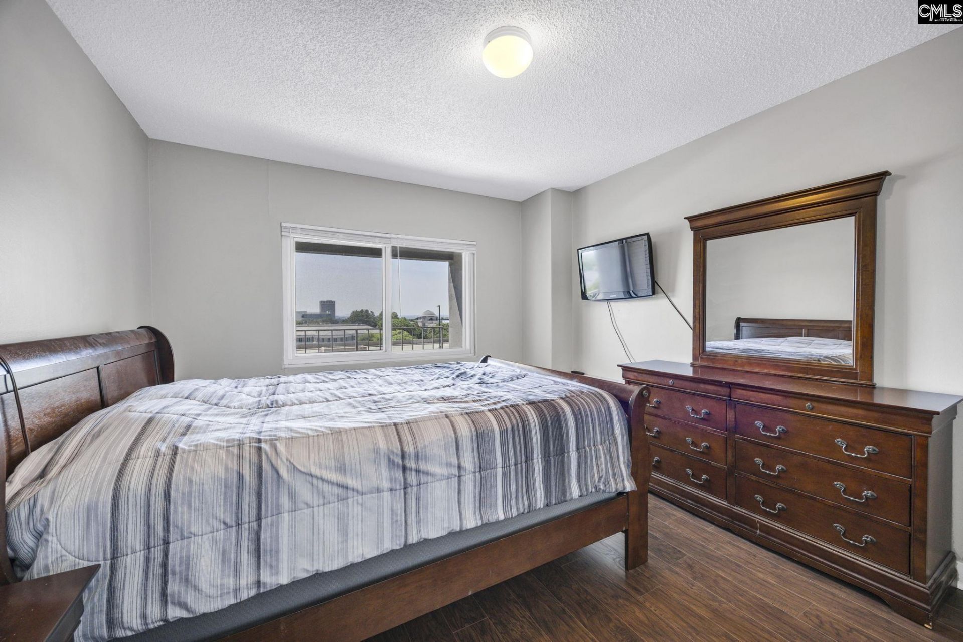 1520 Senate Street  Photo 18