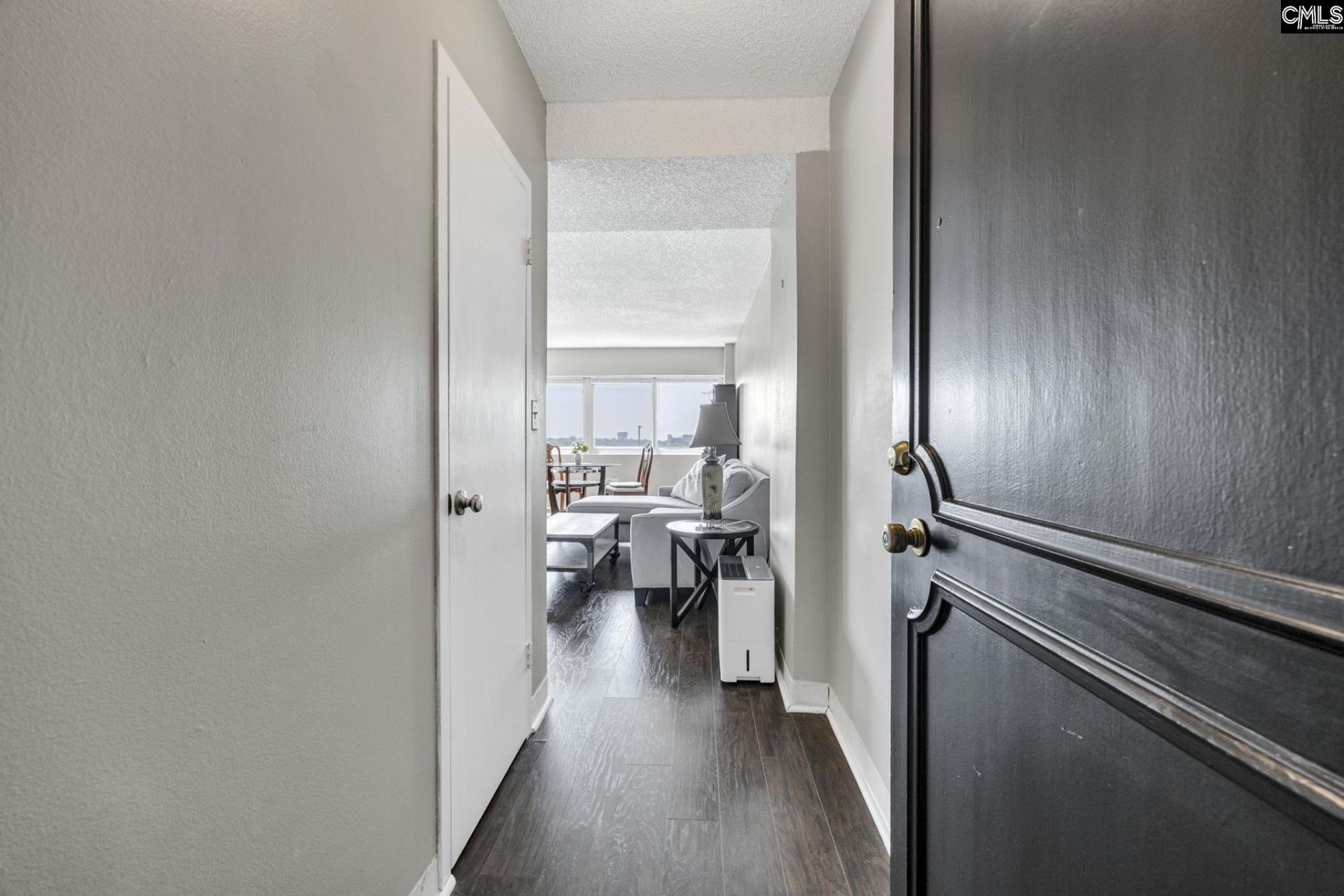 1520 Senate Street  Photo 8