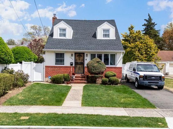 283 Hawthorne Avenue , Uniondale, NY 11553