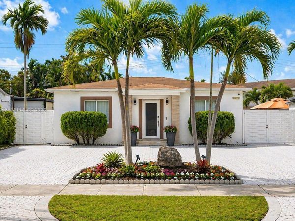 5270 NW 2nd St , Miami, FL 33126