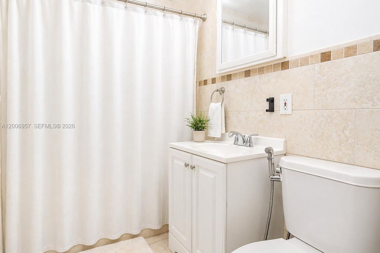 5270 NW 2nd St , Miami, FL 33126 Photo