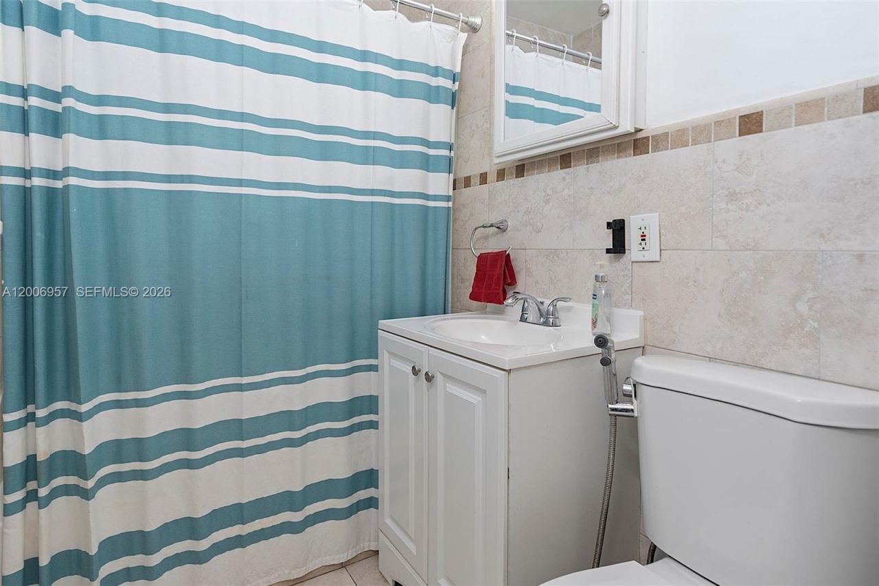 5270 NW 2nd St , Miami, FL 33126 Photo