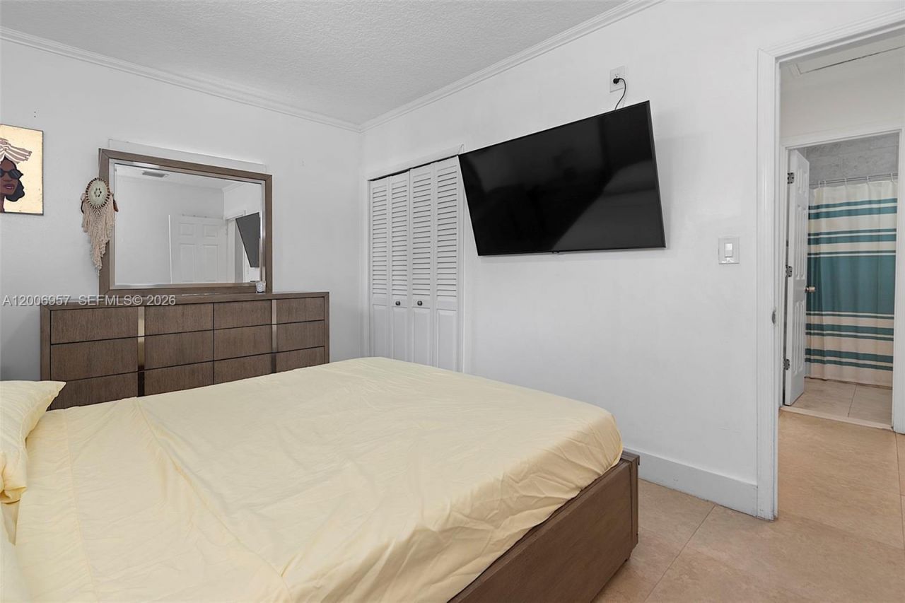 5270 NW 2nd St , Miami, FL 33126 Photo