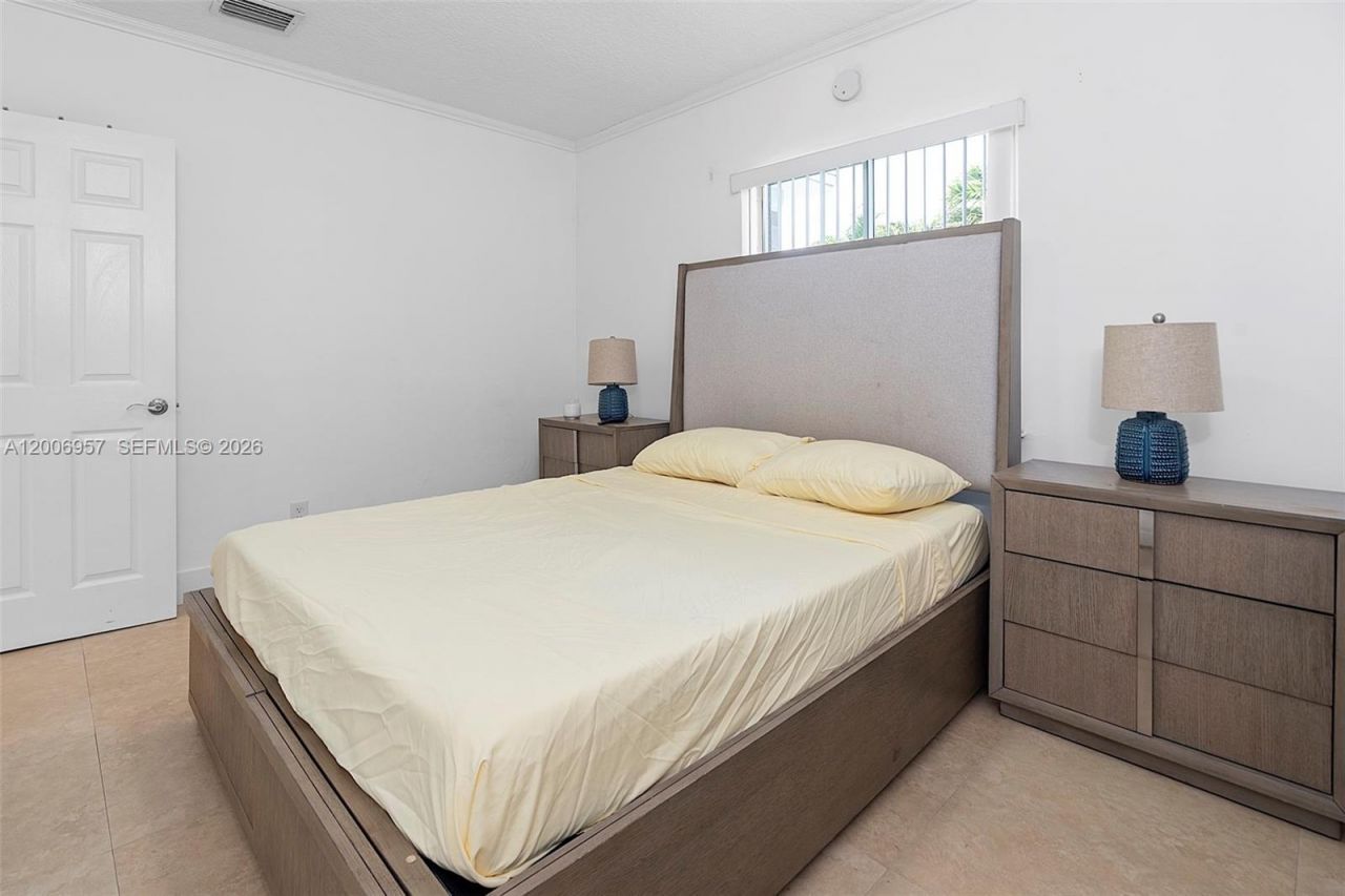 5270 NW 2nd St , Miami, FL 33126 Photo