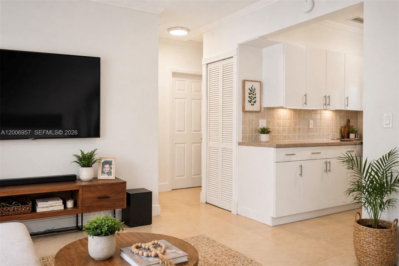 5270 NW 2nd St , Miami, FL 33126 Photo