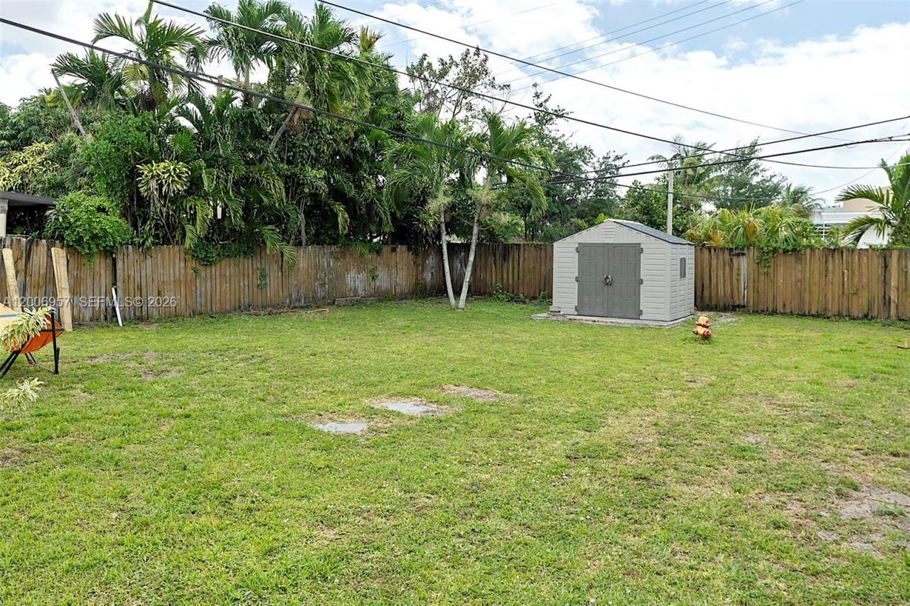 5270 NW 2nd St , Miami, FL 33126 Photo