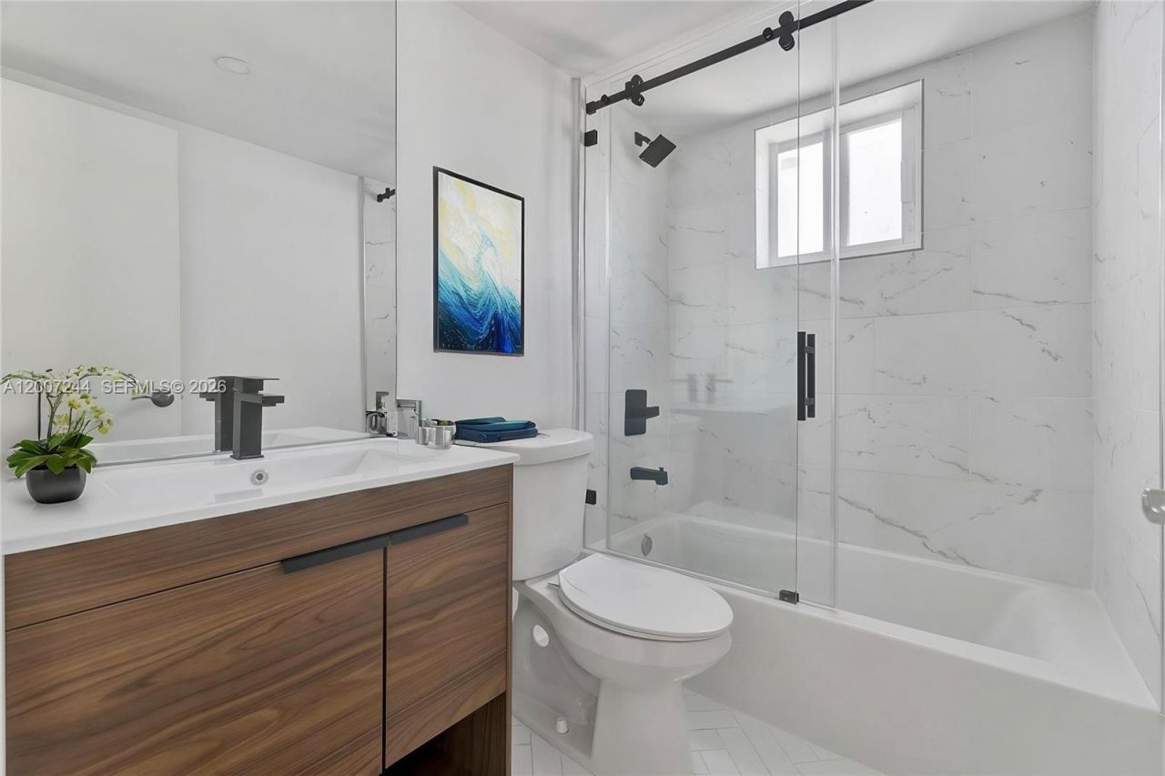 620 SW 10th St , Unit 301, Miami, FL 33130 Photo