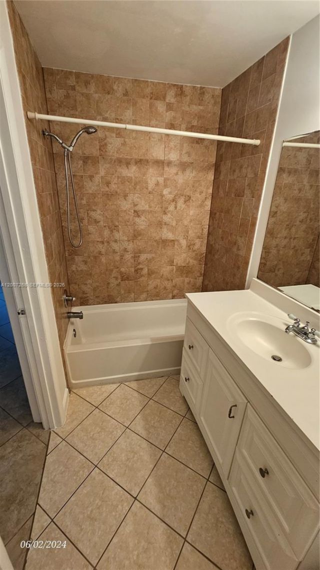 815 W Boynton Beach Blvd, Unit 14-102, Boynton Beach, FL 33426 Photo