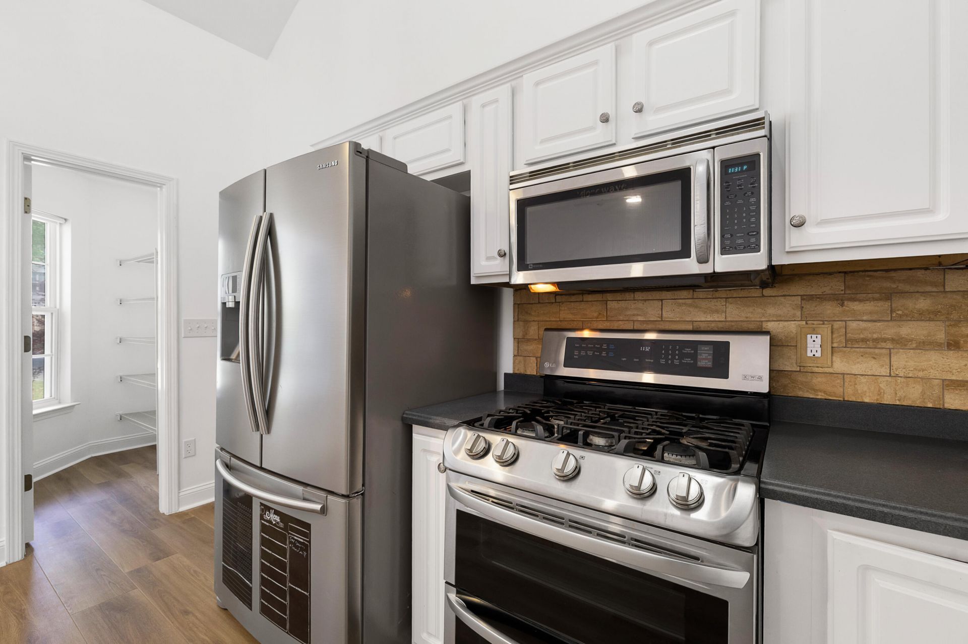 5304 Deep Blue Lane Photo 10