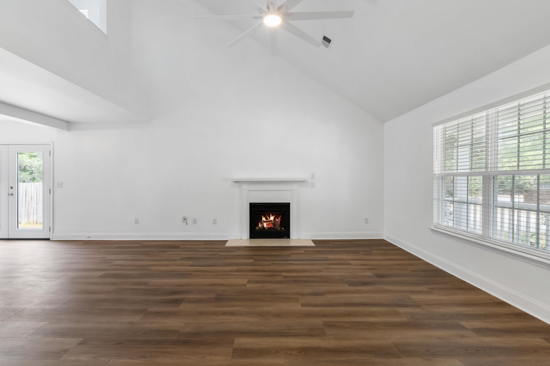 5304 Deep Blue Lane Photo 14