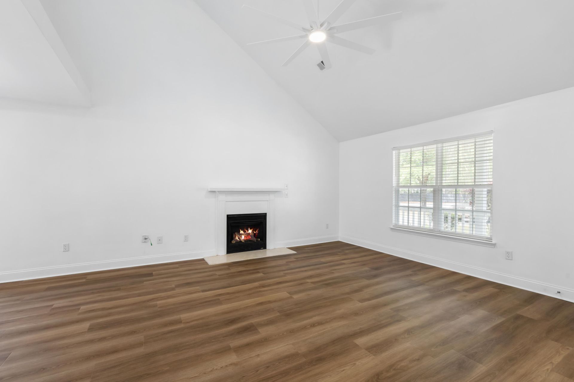 5304 Deep Blue Lane Photo 15