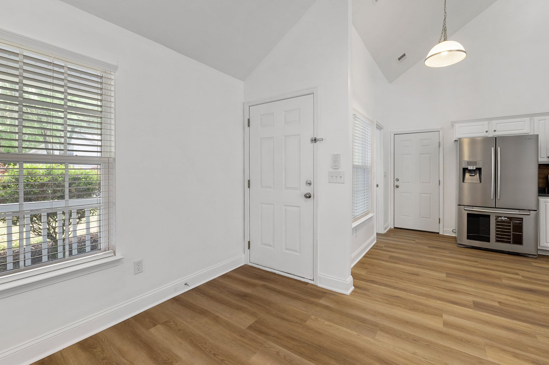 5304 Deep Blue Lane Photo 7