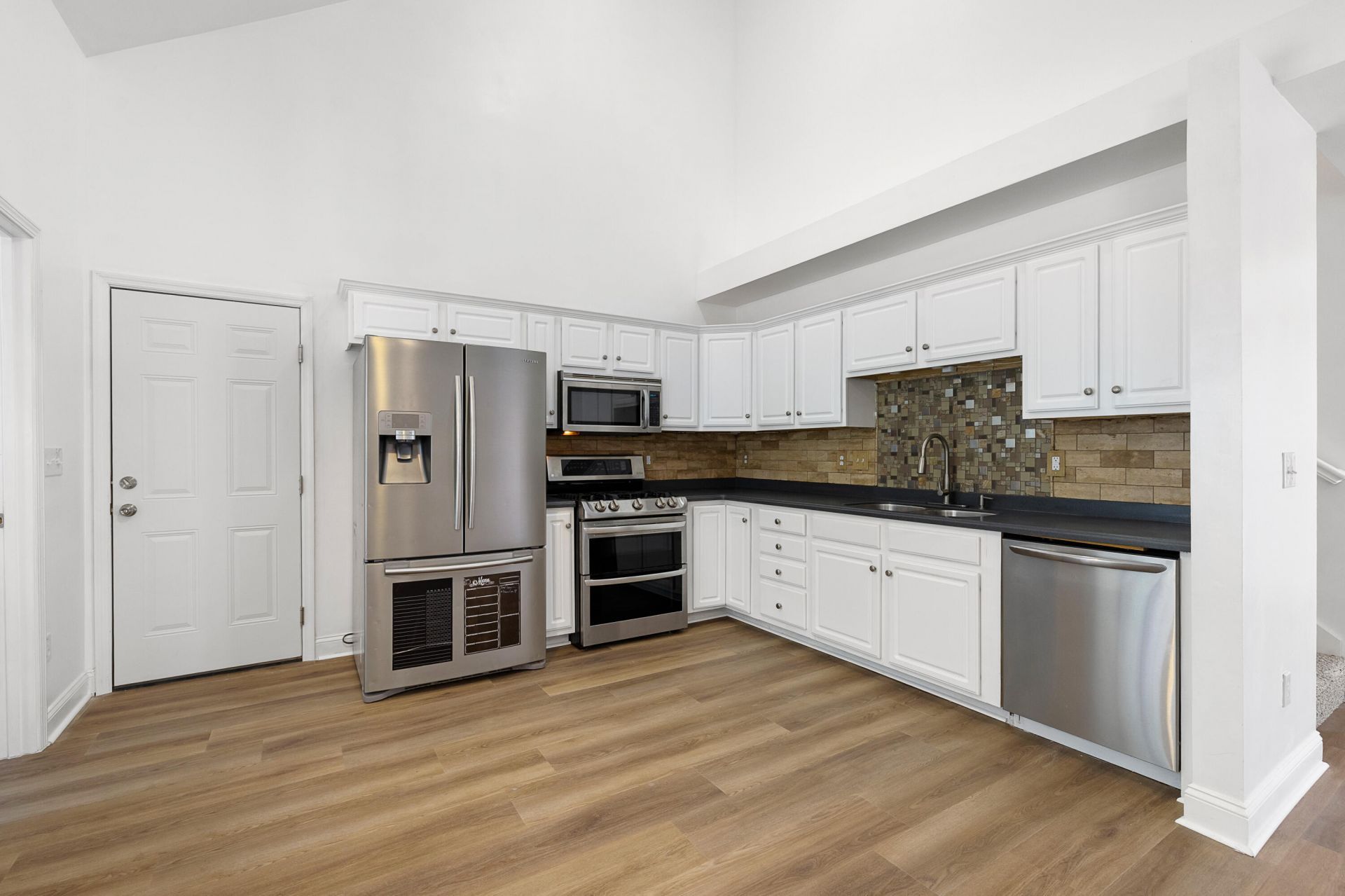 5304 Deep Blue Lane Photo 8